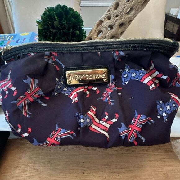 Betsy Johnson patriotic dog red white and blue printed makeup case cosmetic case - Picture 1 of 7